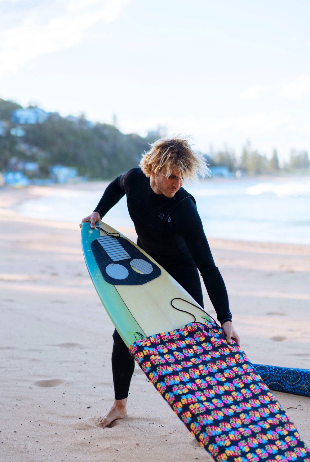 Ozzie Wright - Alien Love Flower  -  Fun/Fish Surfboard Cover